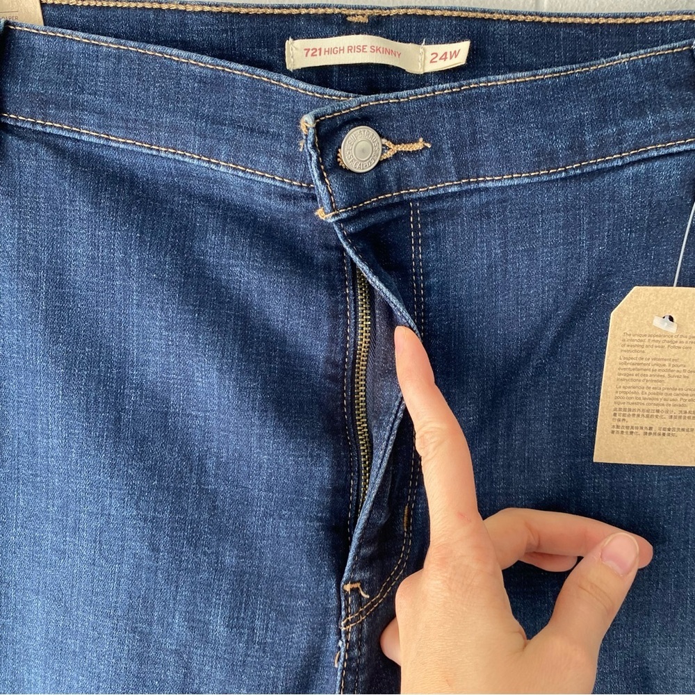 Levi’s Women’s 721 High-Rise Skinny Jeans Dark Wash Size 24W Plus NWT - Picture 8 of 12